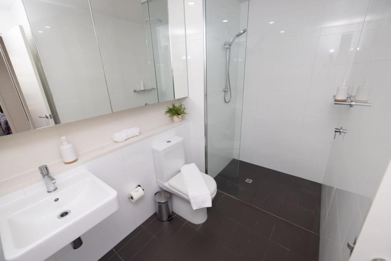 Large And Lovely Waterfront 1 Bedroom Apartment Darwin Exterior photo